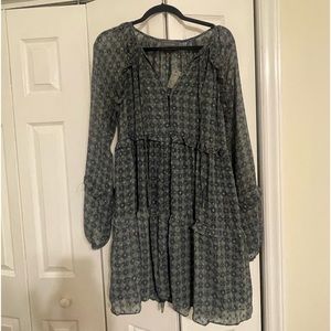 HUDSON GRAY boutique long sleeve, LARGE
NEVER WORN